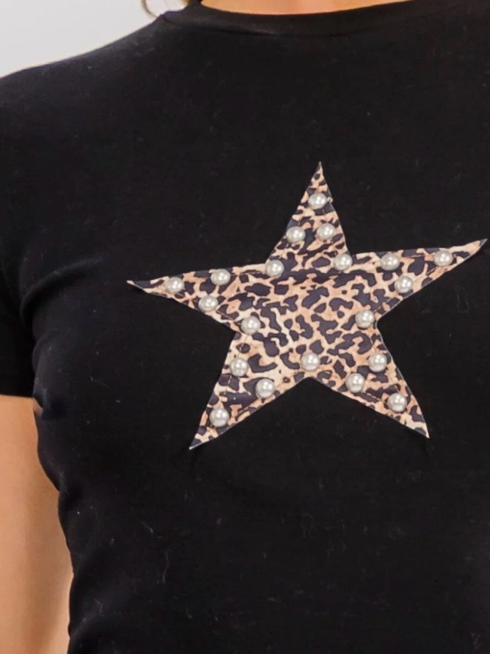 Star Leopard Print Tee NWT |Medium Embellished Graphic • Short Sleeve Top - Picture 4 of 4